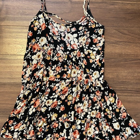 Short Black Floral Sundress - Picture 2 of 2